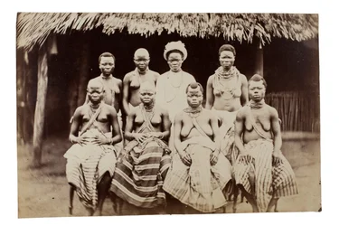 キングジャジャの妻、ナイジェリア、1880年代（アルブメンプリント）